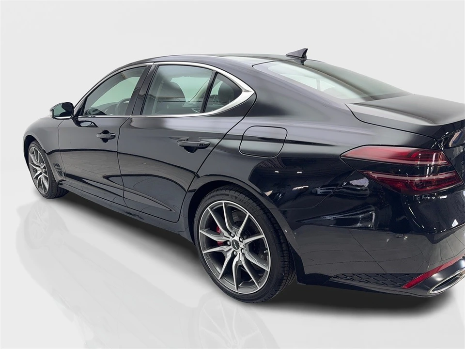 2025 Genesis G70 - Image 14 of 21