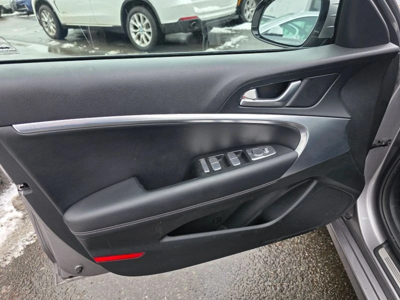 2025 Genesis G70 - Image 8 of 12