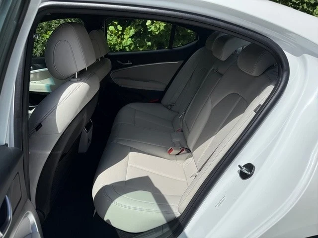 2025 Genesis G70 - Image 15 of 21