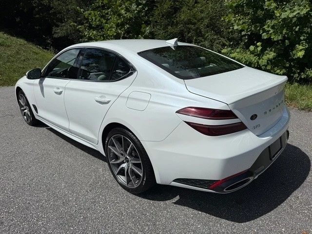 2025 Genesis G70 - Image 8 of 21