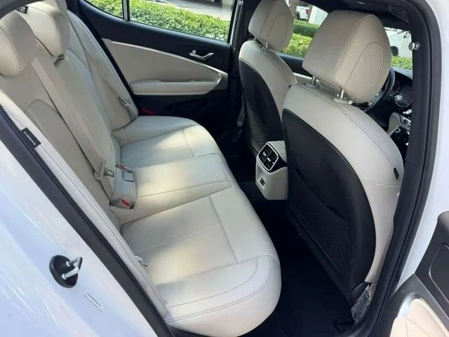 2025 Genesis G70 - Image 12 of 12