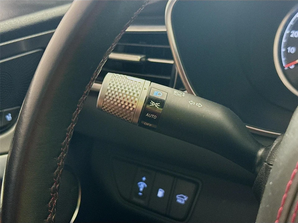 2025 Genesis G70 - Image 4 of 15