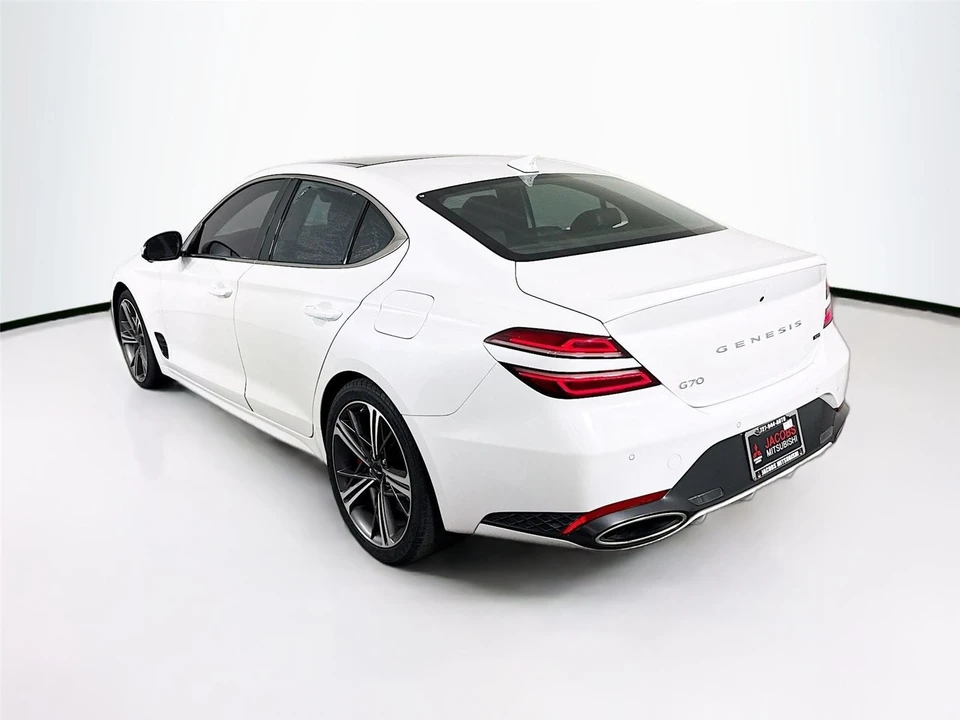 2025 Genesis G70 - Image 11 of 15