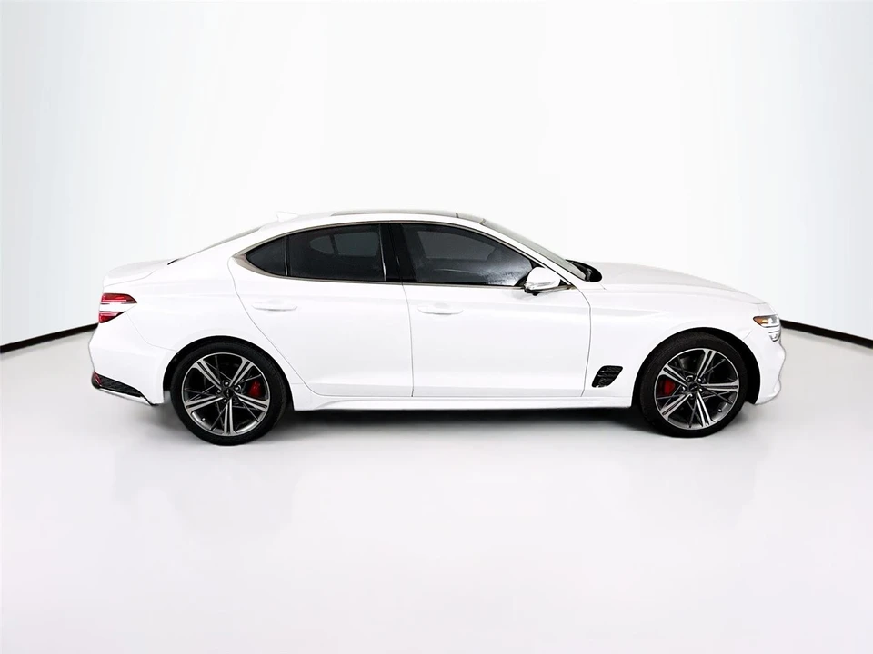 2025 Genesis G70 - Image 13 of 15