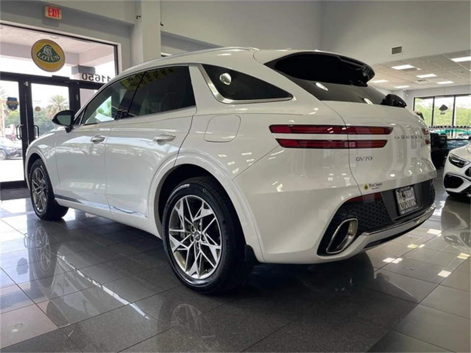 2025 Genesis G70 - Image 3 of 31