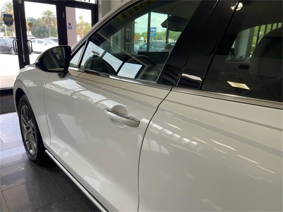 2025 Genesis G70 - Image 13 of 31