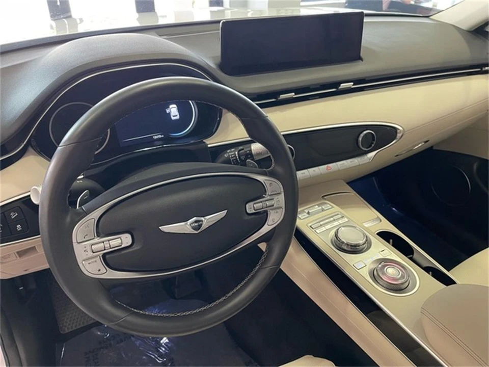 2025 Genesis G70 - Image 27 of 31