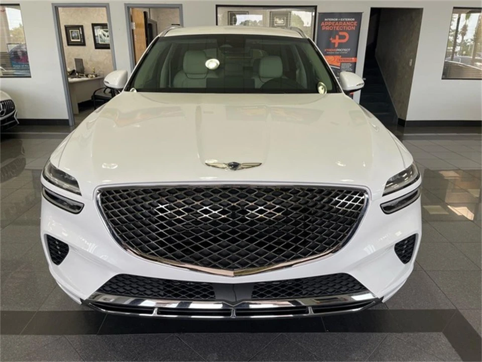 2025 Genesis G70 - Image 9 of 31