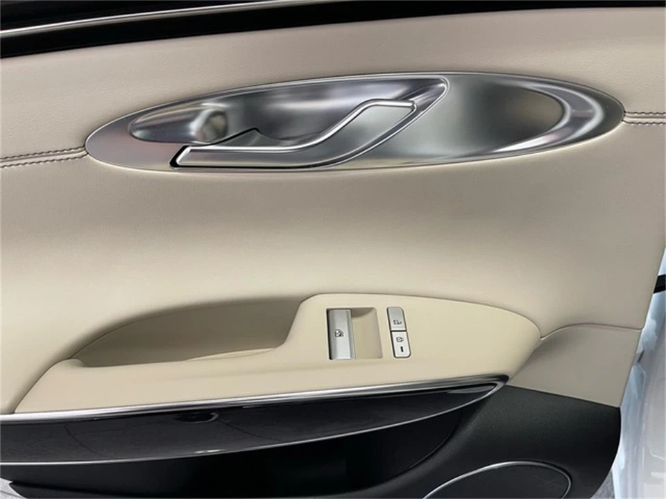 2025 Genesis G70 - Image 31 of 31
