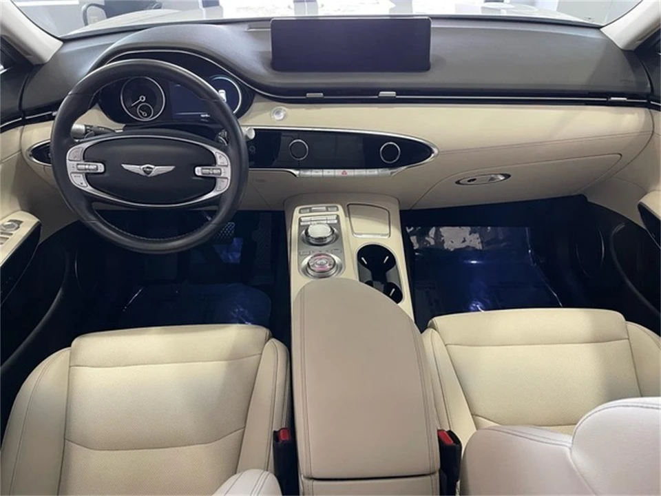 2025 Genesis G70 - Image 28 of 31