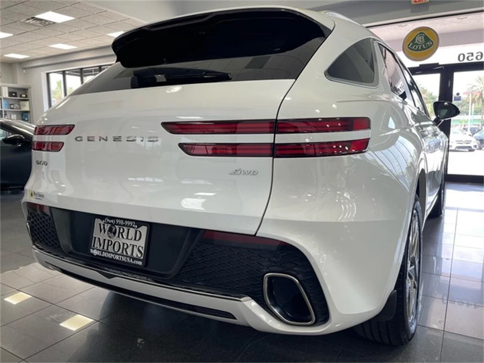 2025 Genesis G70 - Image 18 of 31