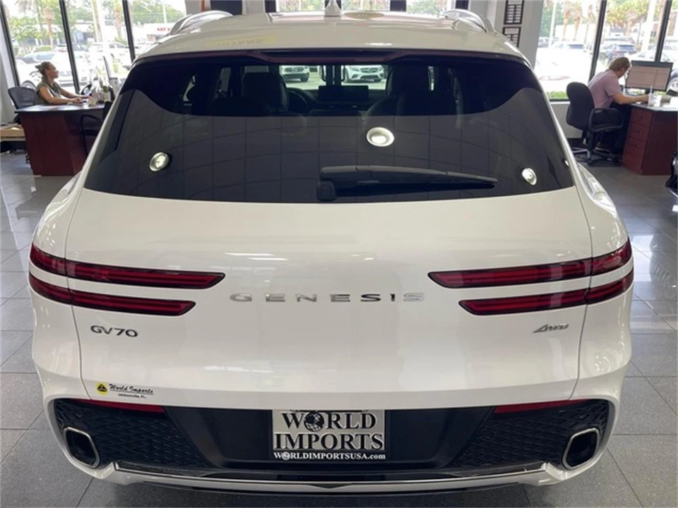 2025 Genesis G70 - Image 4 of 31