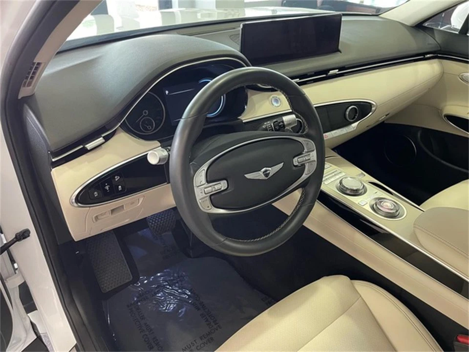 2025 Genesis G70 - Image 24 of 31