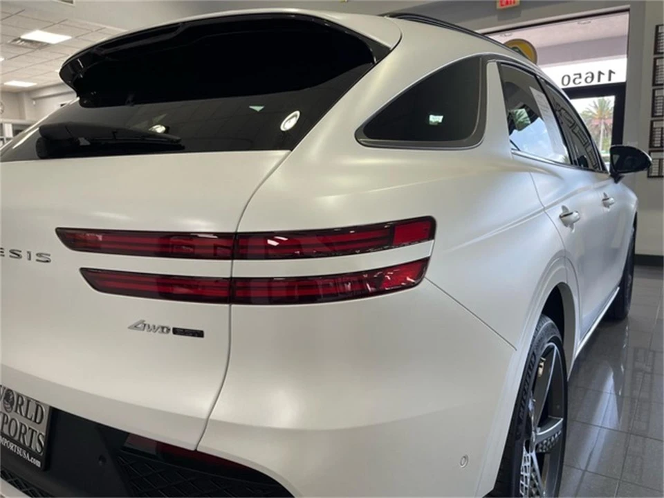 2025 Genesis G70 - Image 17 of 31