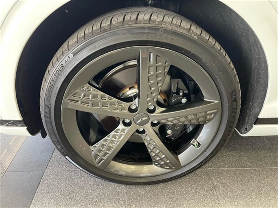 2025 Genesis G70 - Image 21 of 31