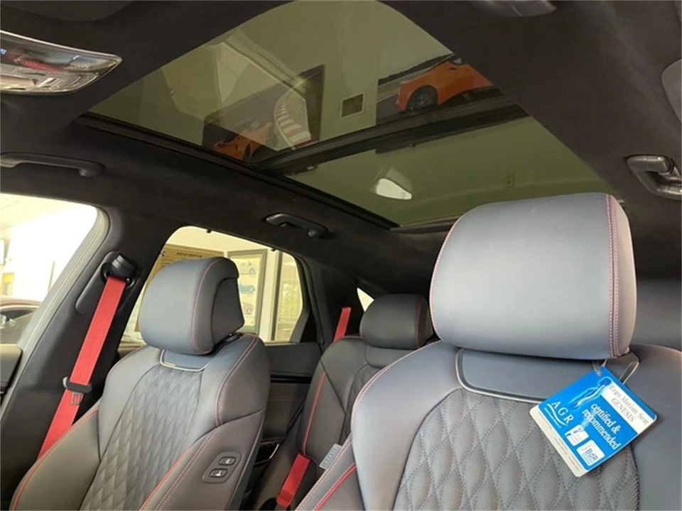 2025 Genesis G70 - Image 29 of 31