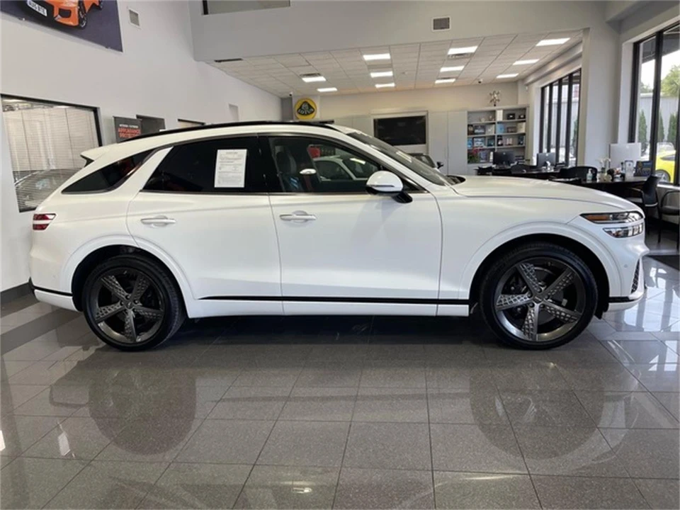 2025 Genesis G70 - Image 6 of 31