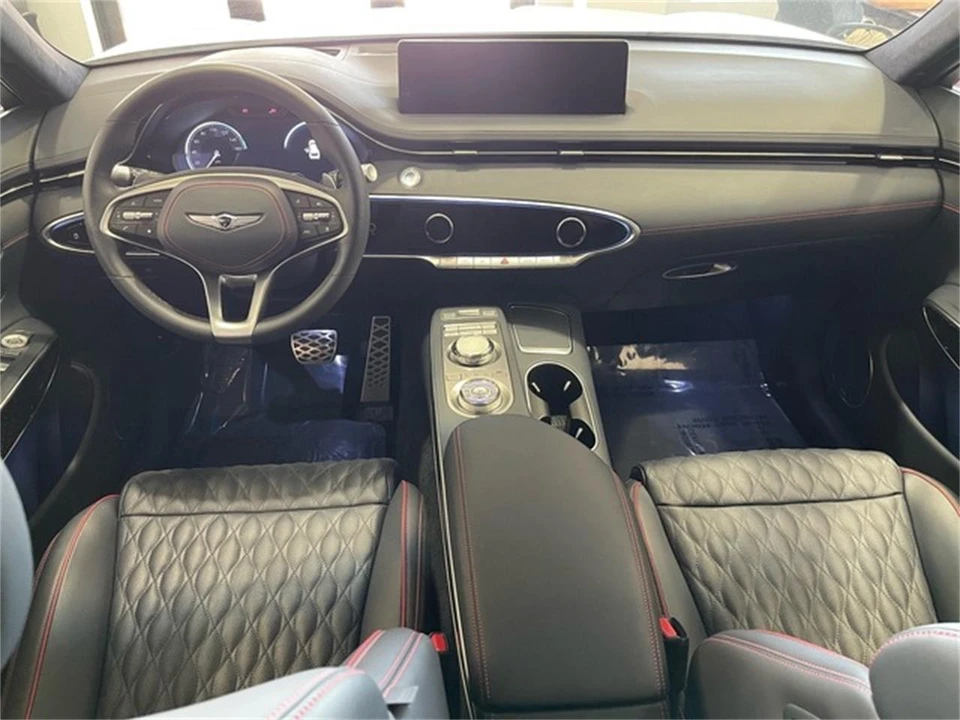 2025 Genesis G70 - Image 30 of 31