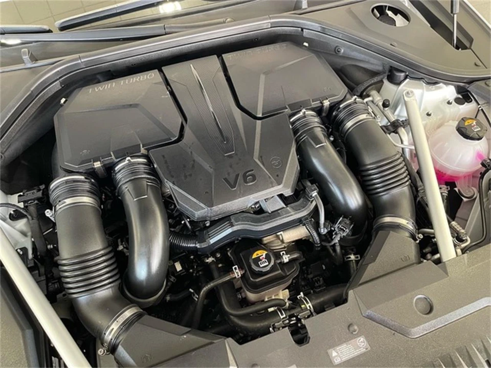 2025 Genesis G70 - Image 20 of 31