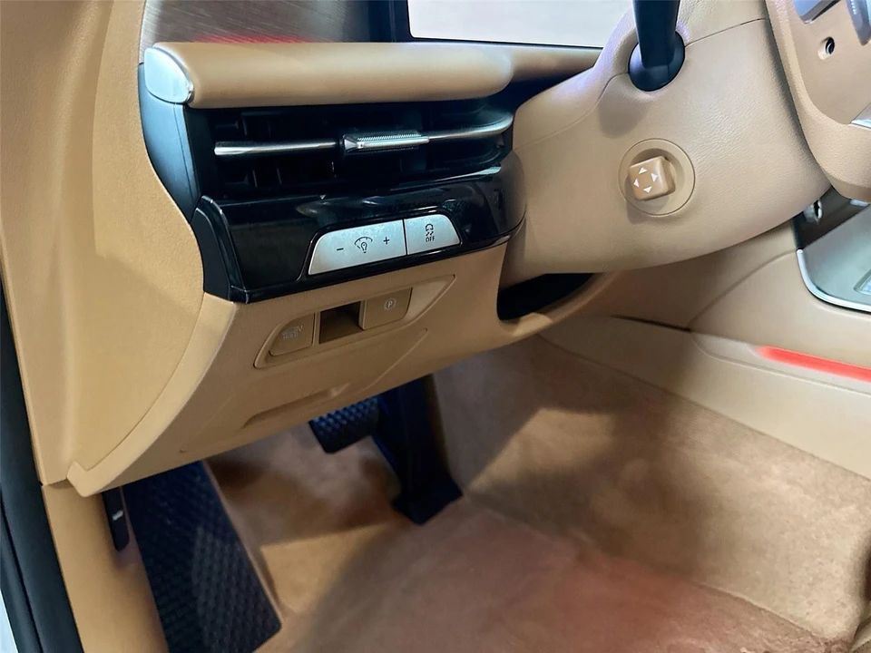 2025 Genesis G80 - Image 7 of 21