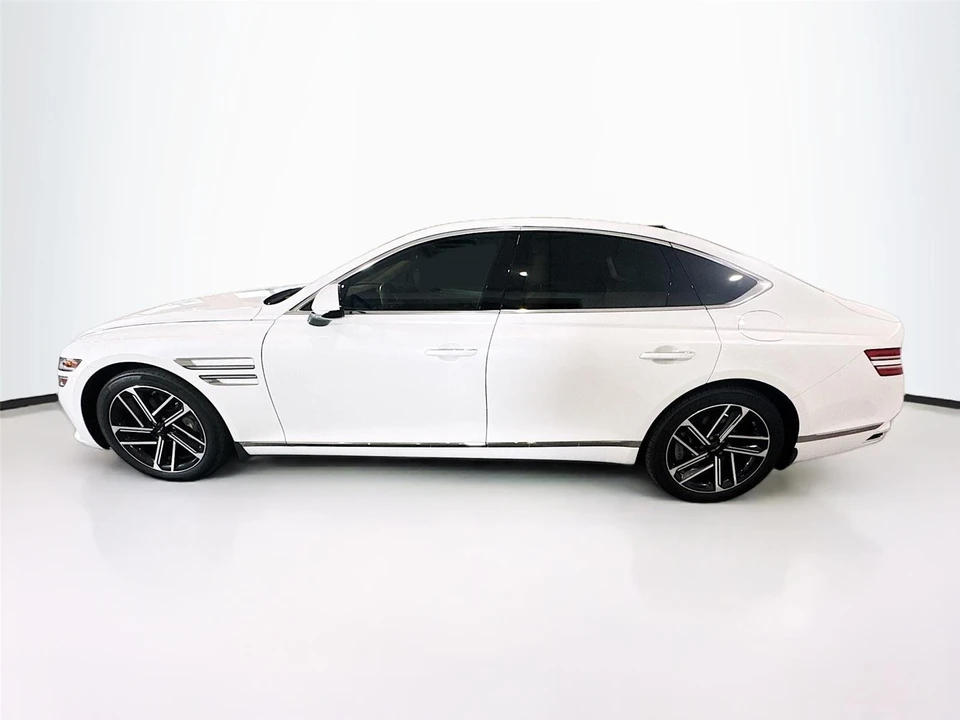 2025 Genesis G80 - Image 30 of 31