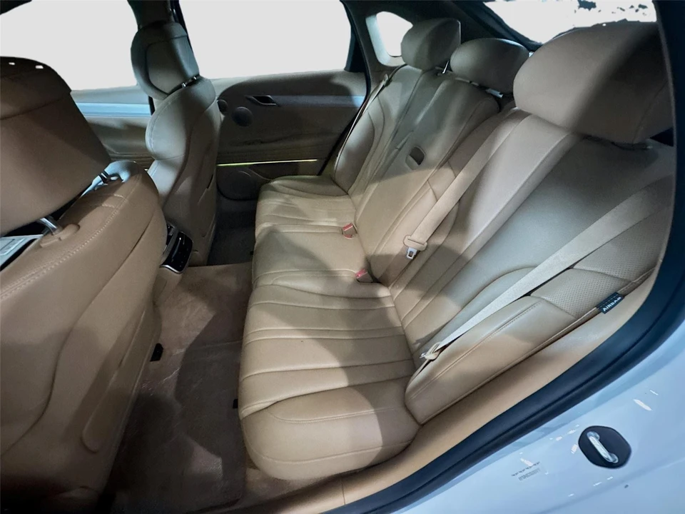 2025 Genesis G80 - Image 12 of 16
