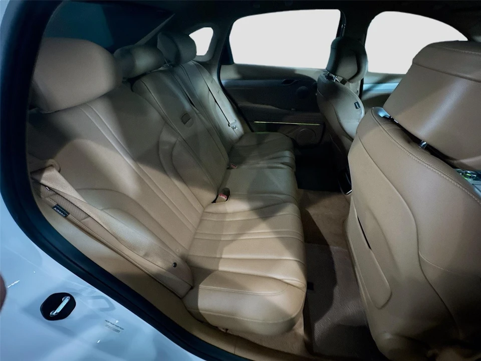 2025 Genesis G80 - Image 13 of 16