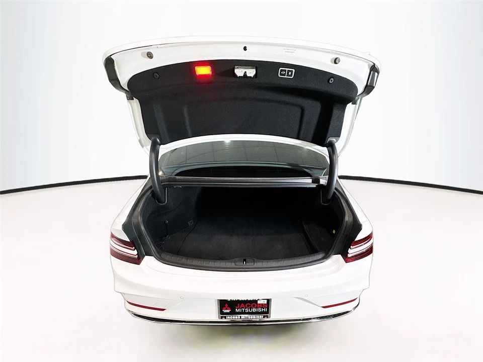 2025 Genesis G80 - Image 21 of 31