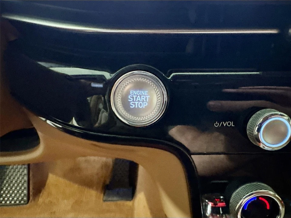 2025 Genesis G80 - Image 13 of 21