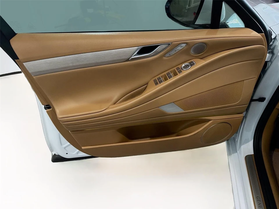 2025 Genesis G80 - Image 9 of 16