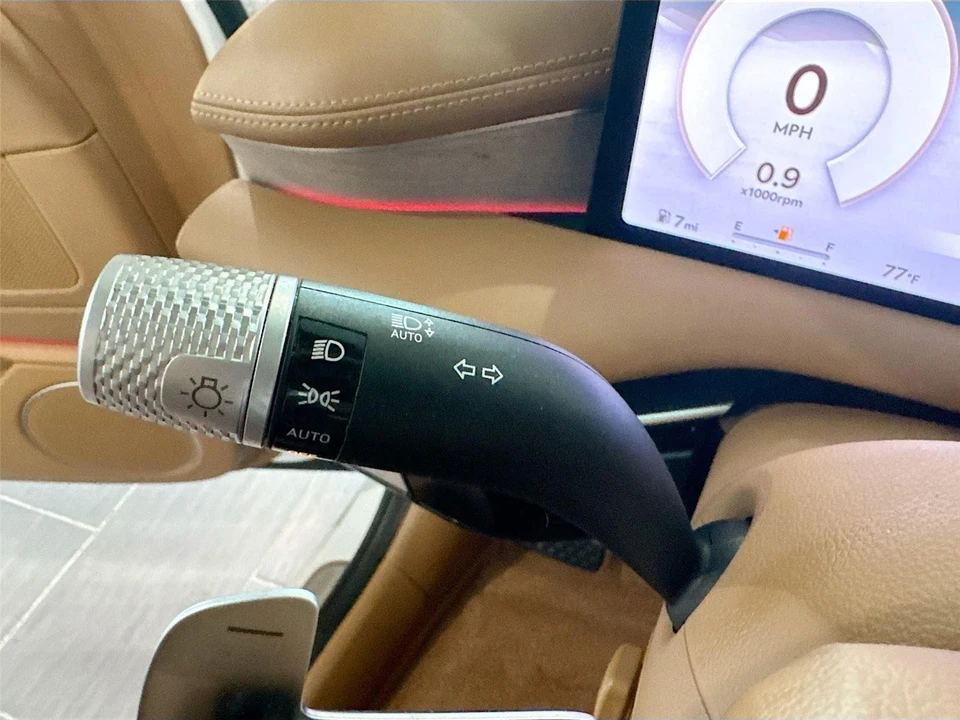 2025 Genesis G80 - Image 5 of 21