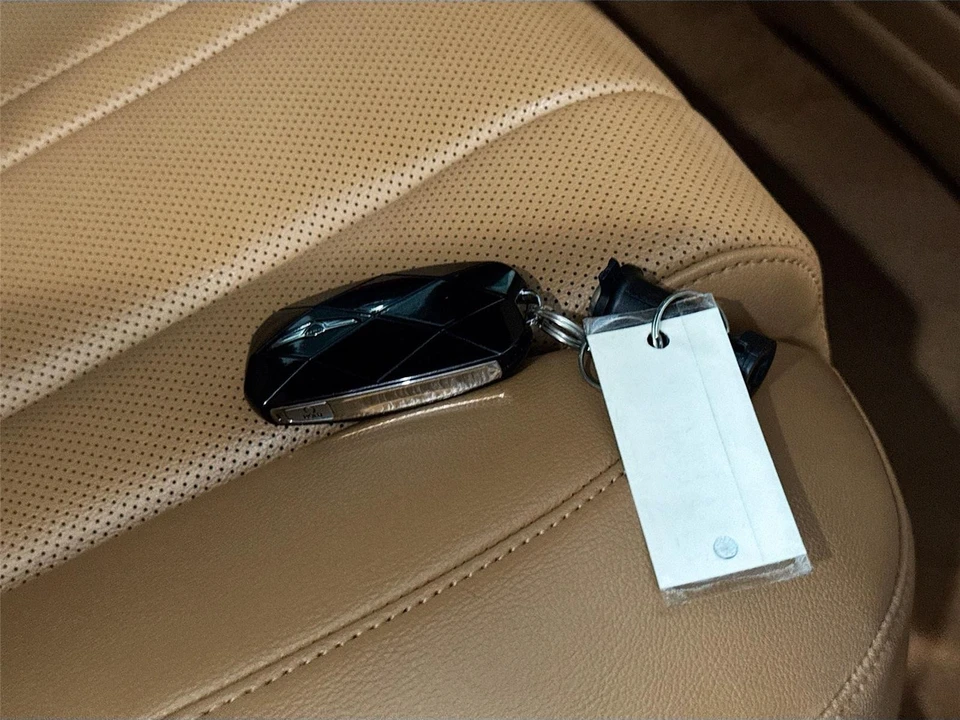 2025 Genesis G80 - Image 26 of 31
