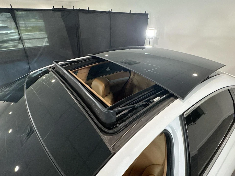 2025 Genesis G80 - Image 17 of 31