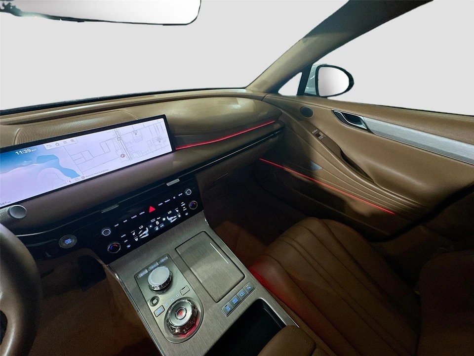 2025 Genesis G80 - Image 8 of 21