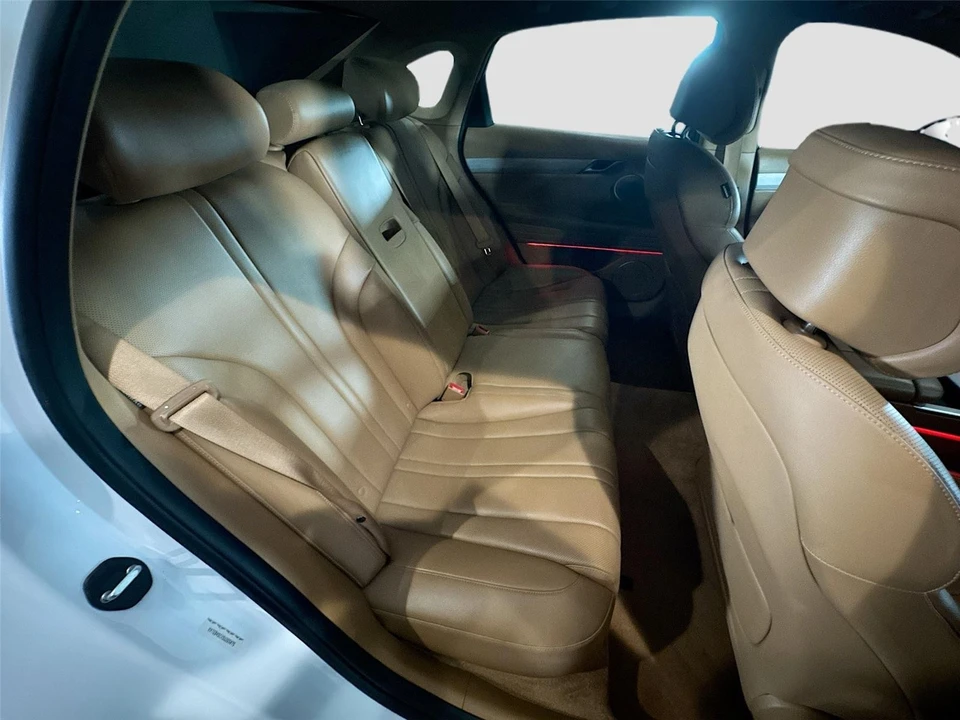 2025 Genesis G80 - Image 23 of 31