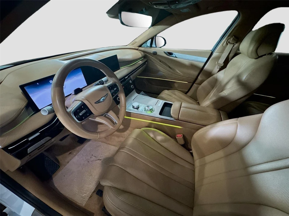 2025 Genesis G80 - Image 11 of 16