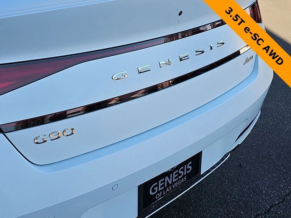 2025 Genesis G90 - Image 11 of 20