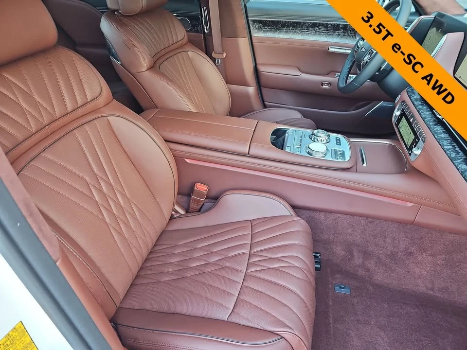 2025 Genesis G90 - Image 18 of 20