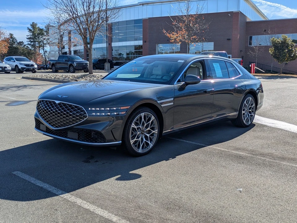 2025 Genesis G90 - Image 8 of 12