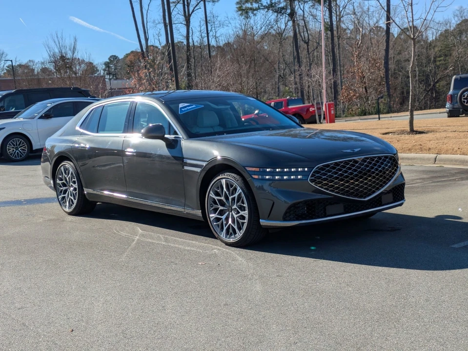 2025 Genesis G90 - Image 2 of 12