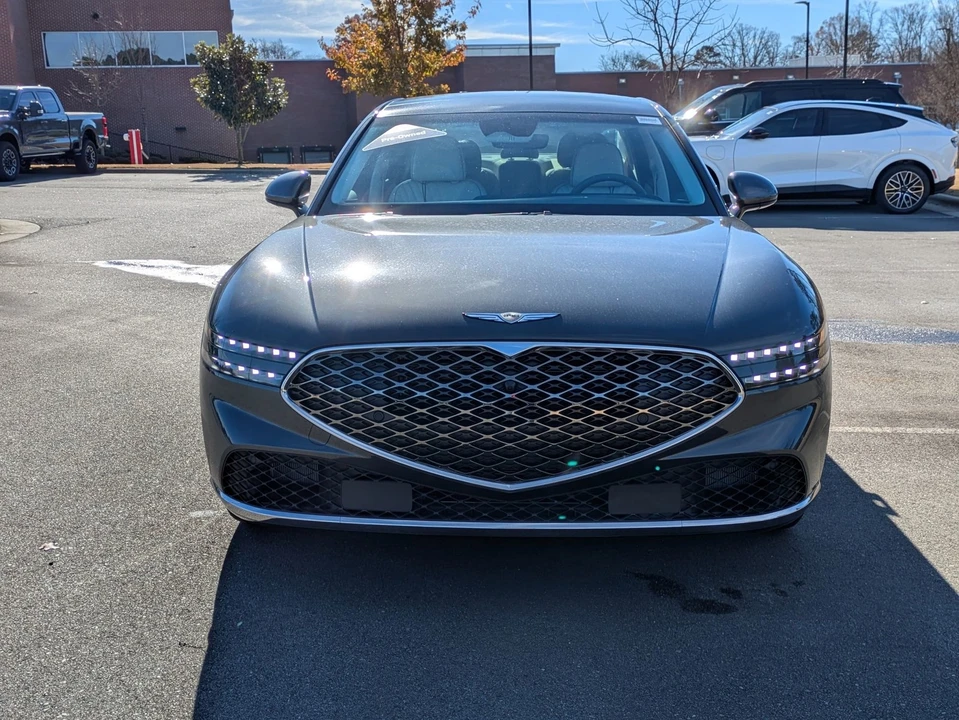 2025 Genesis G90 - Image 9 of 12
