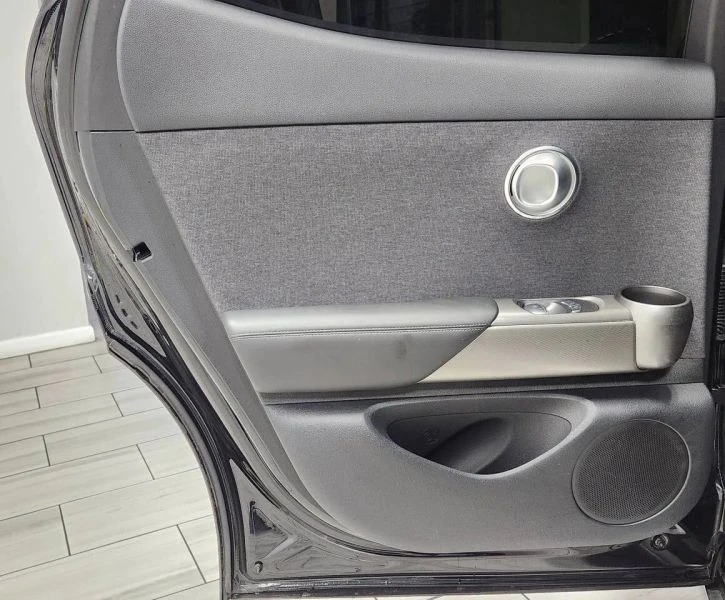 2025 Genesis GV60 - Image 11 of 12