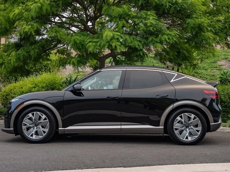 2025 Genesis GV60 - Image 11 of 21
