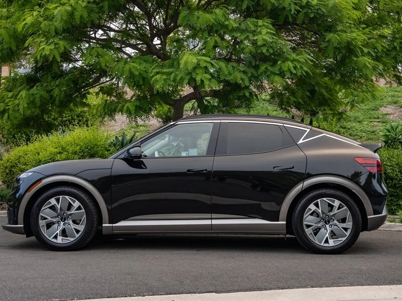 2025 Genesis GV60 - Image 11 of 21