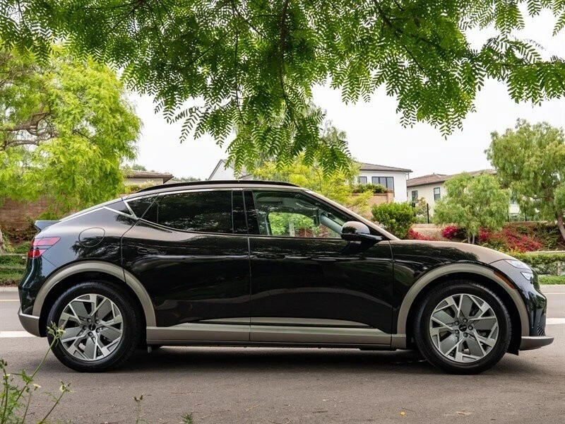 2025 Genesis GV60 - Image 3 of 21