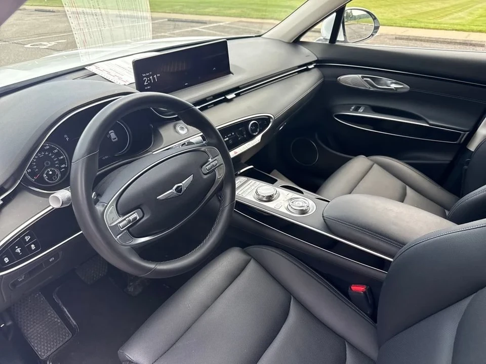 2025 Genesis GV70 - Image 12 of 12