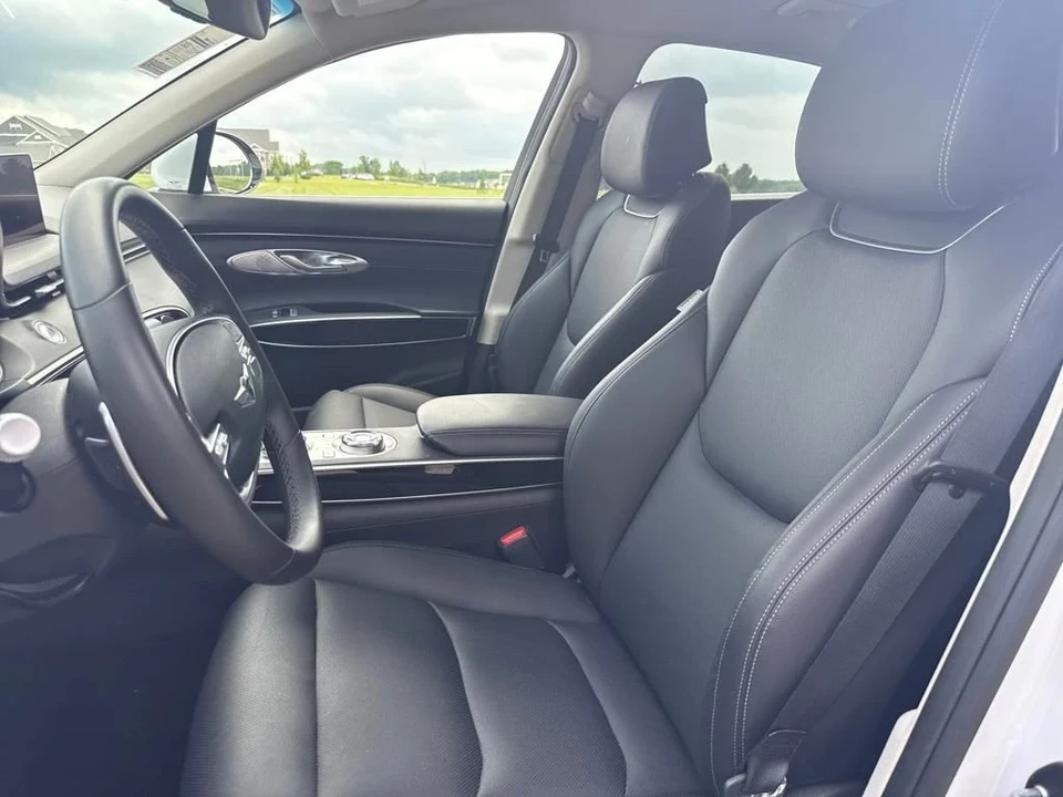 2025 Genesis GV70 - Image 11 of 12