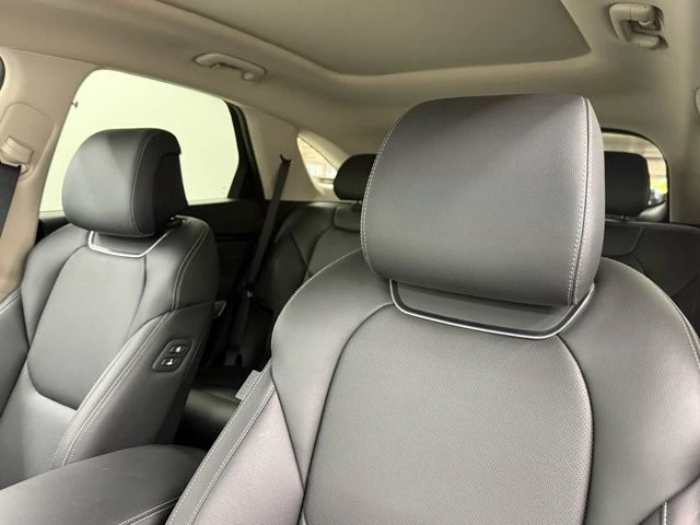 2025 Genesis GV70 - Image 18 of 21