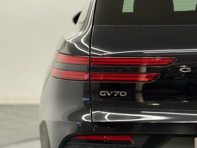 2025 Genesis GV70 - Image 9 of 12