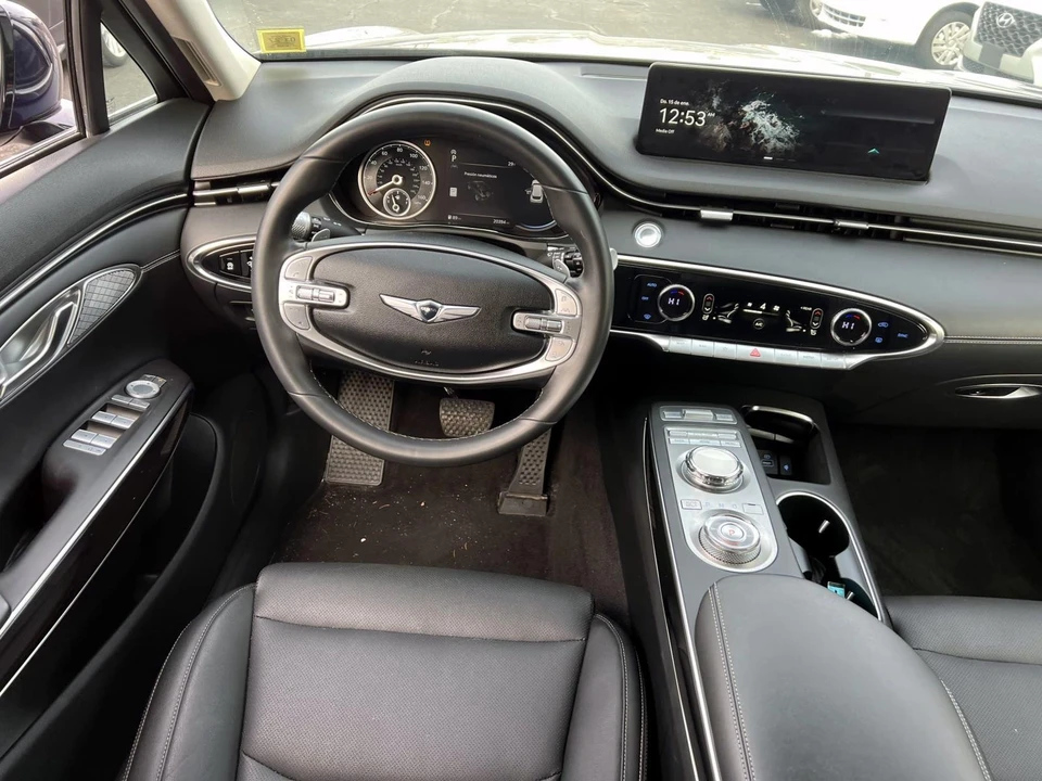2025 Genesis GV70 - Image 12 of 21